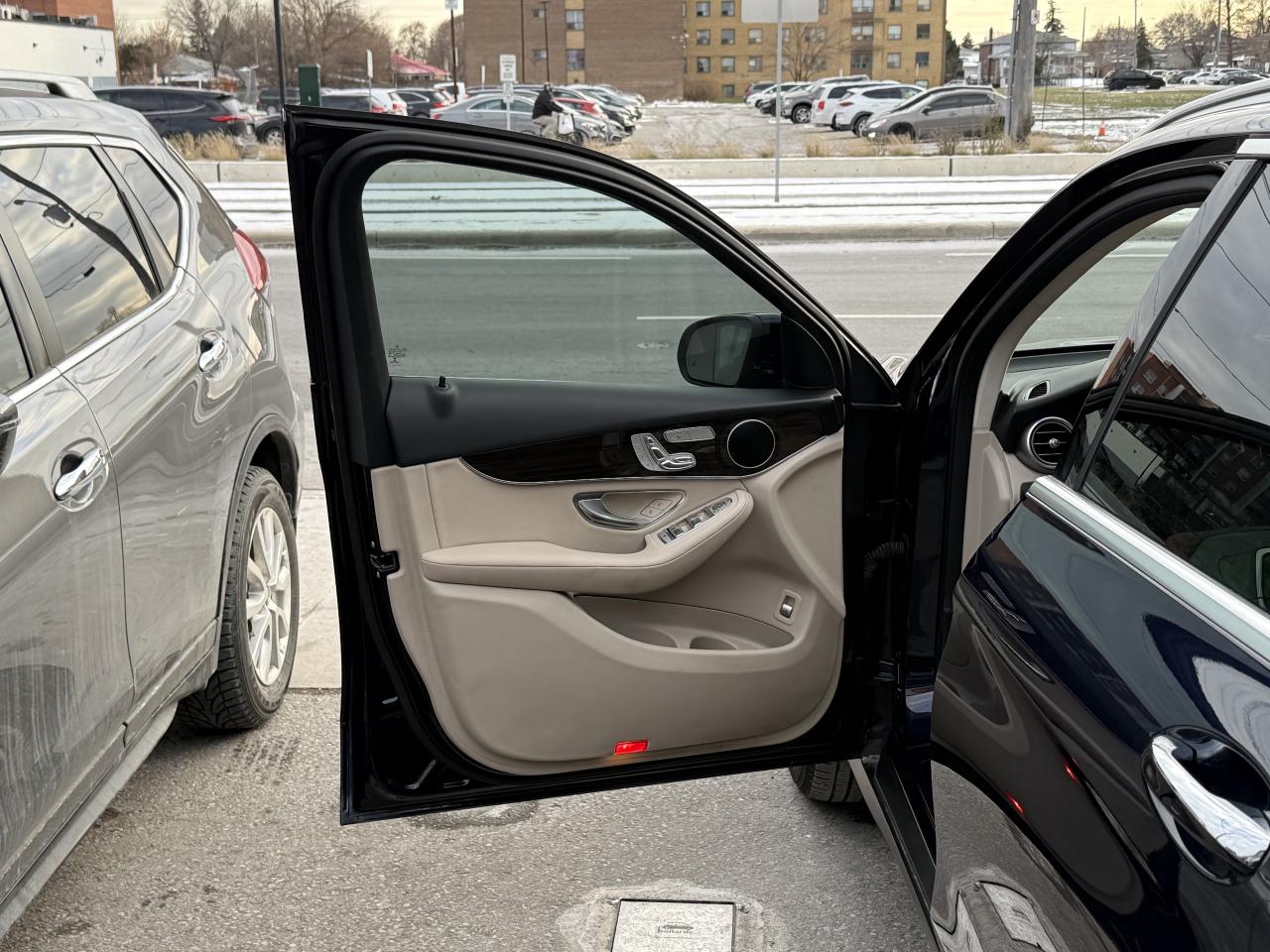 2016 Mercedes-Benz GLC-Class 300 | PREMIUM | PANO | LOADED Photo