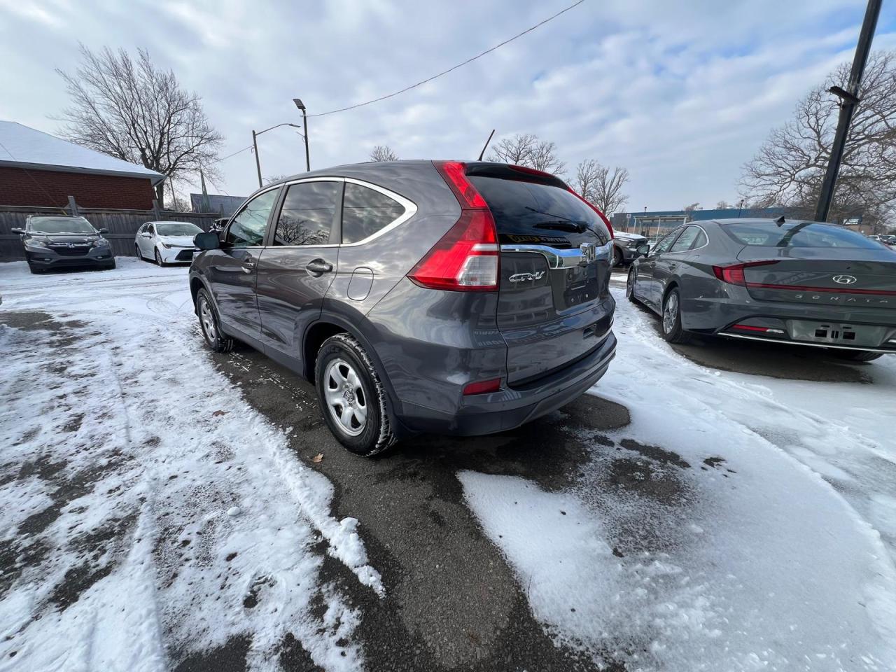 2015 Honda CR-V LX Photo2