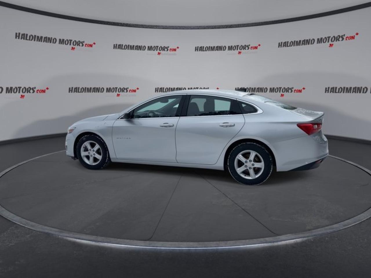 2020 Chevrolet Malibu LS Photo4