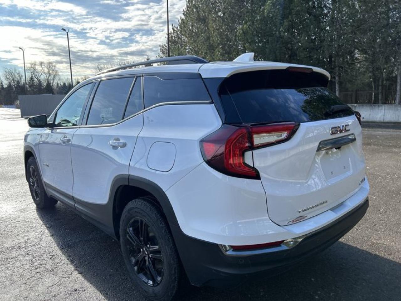 2024 GMC Terrain AT4 | Remote Start | Leather Seats | Panoramic Roof Photo
