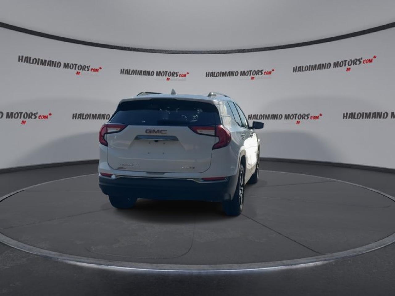 2024 GMC Terrain AT4 | Remote Start | Leather Seats | Panoramic Roof Photo