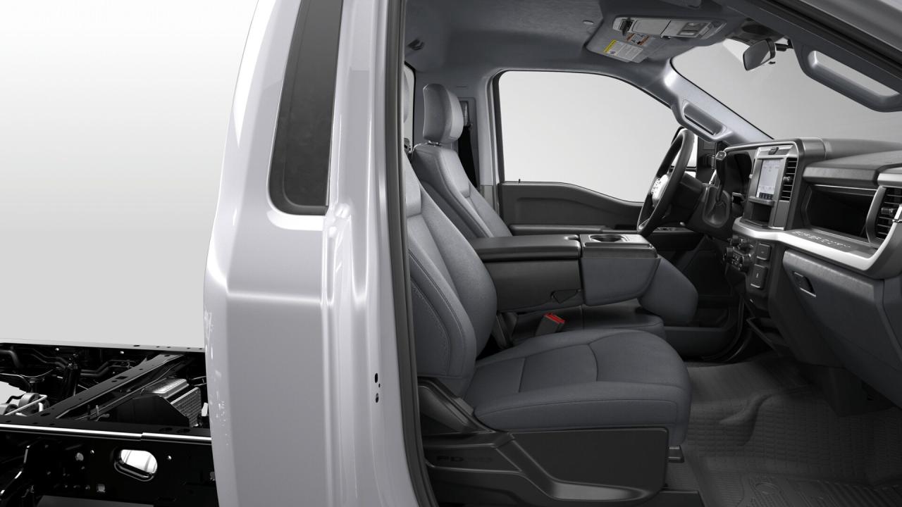 2026 Ford Chassis Cab F-550® XL Photo5