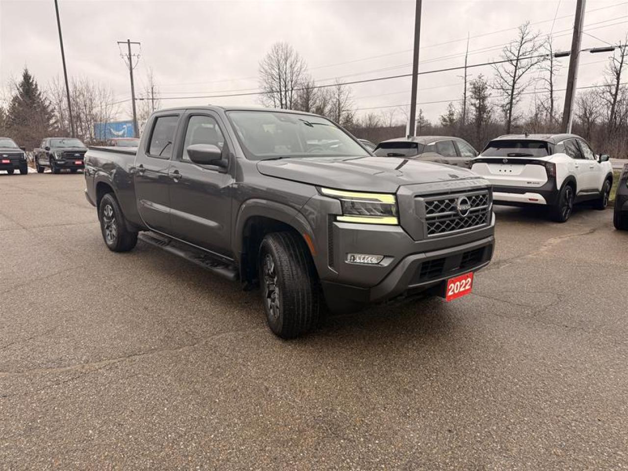 2022 Nissan Frontier Crew Cab SV 4X4 at Photo2