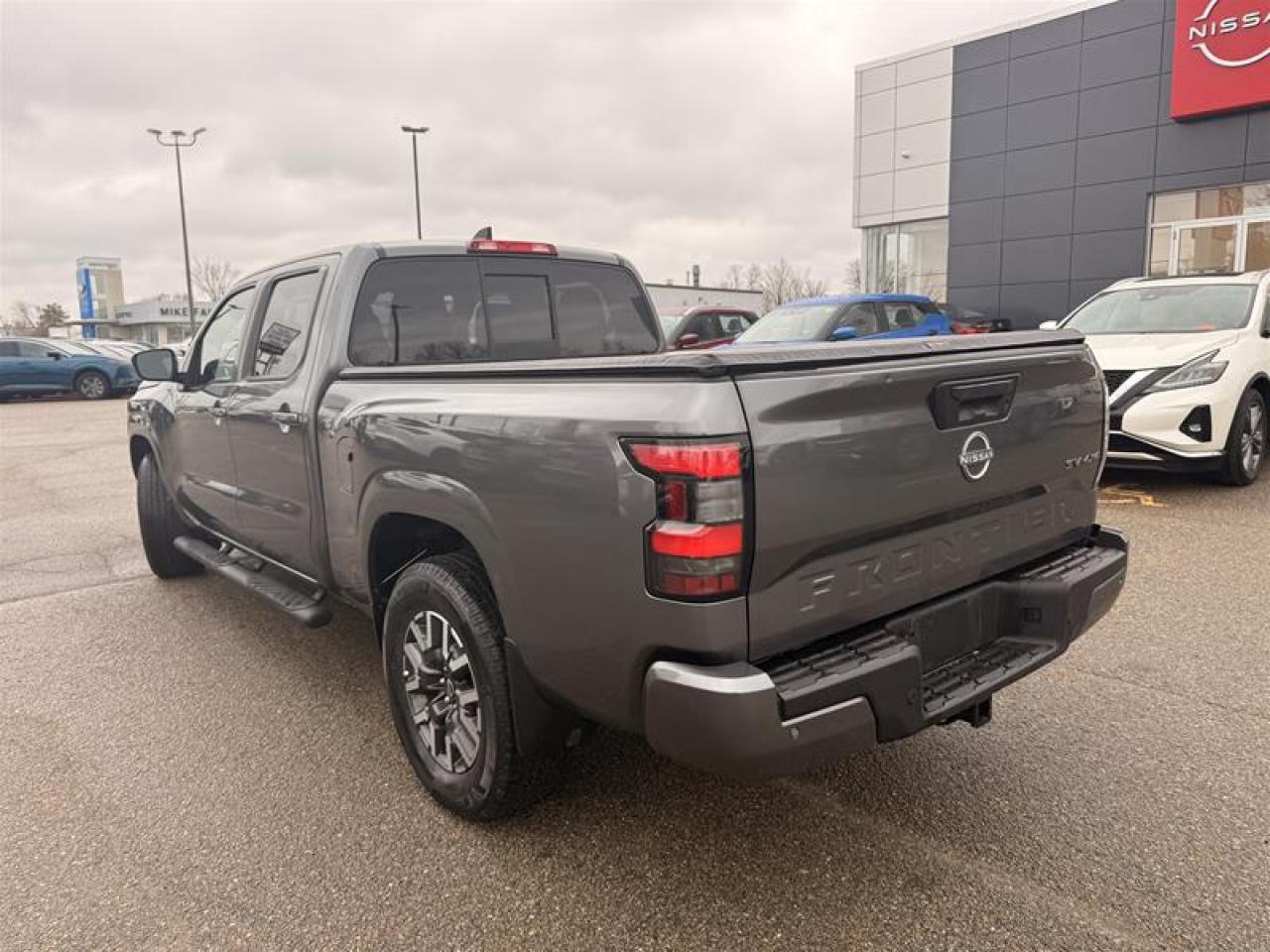 2022 Nissan Frontier Crew Cab SV 4X4 at Photo