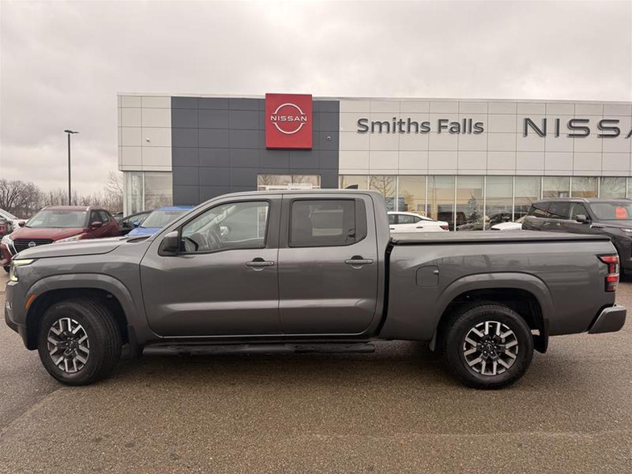 2022 Nissan Frontier Crew Cab SV 4X4 at Photo