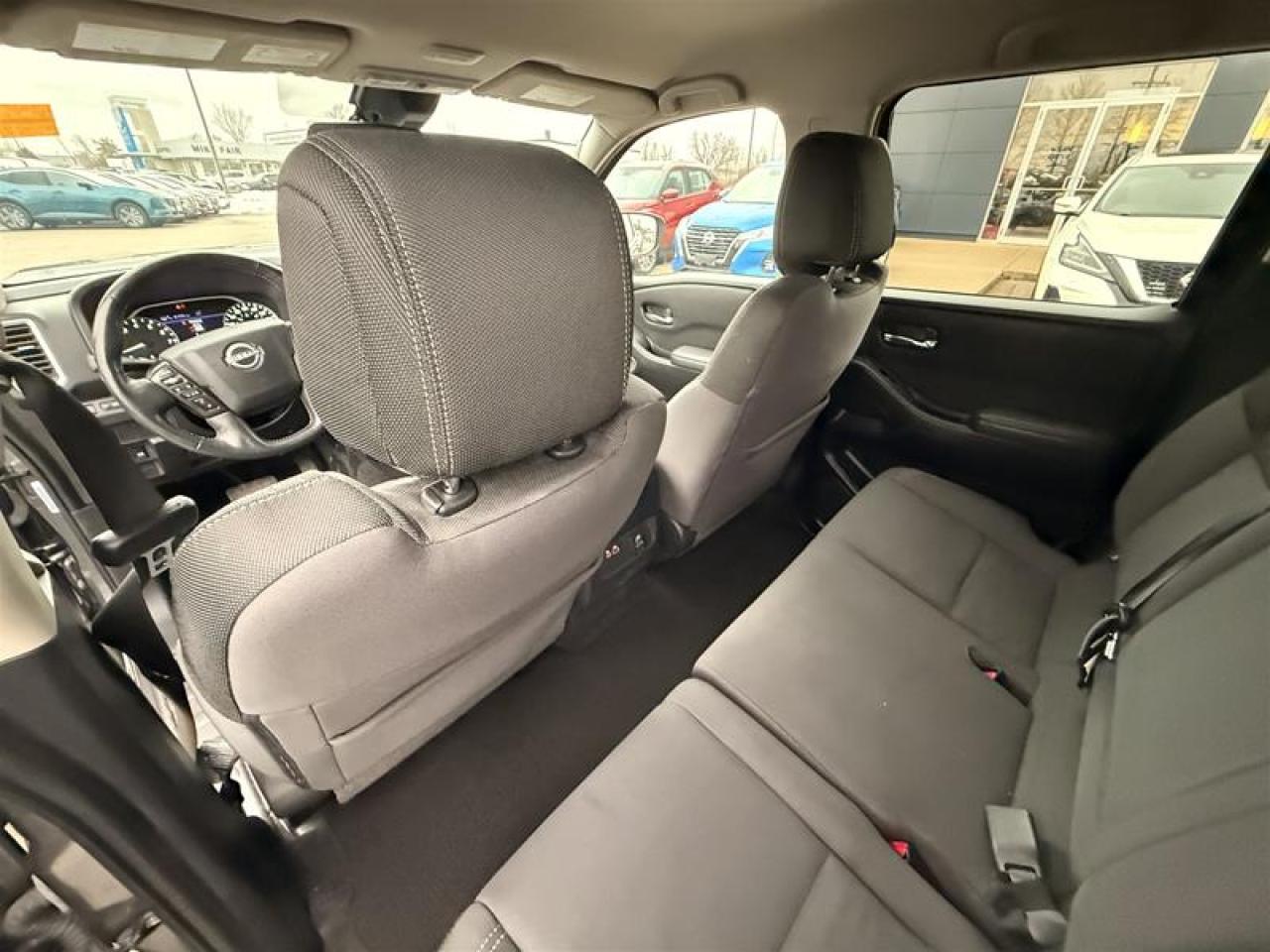 2022 Nissan Frontier Crew Cab SV 4X4 at Photo