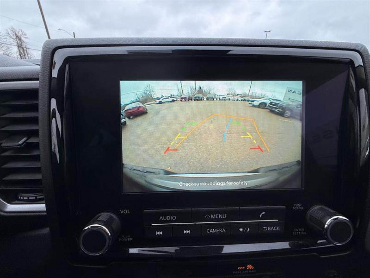 2022 Nissan Frontier Crew Cab SV 4X4 at Photo