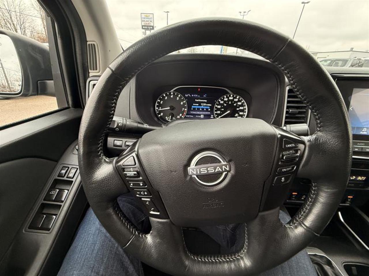 2022 Nissan Frontier Crew Cab SV 4X4 at Photo
