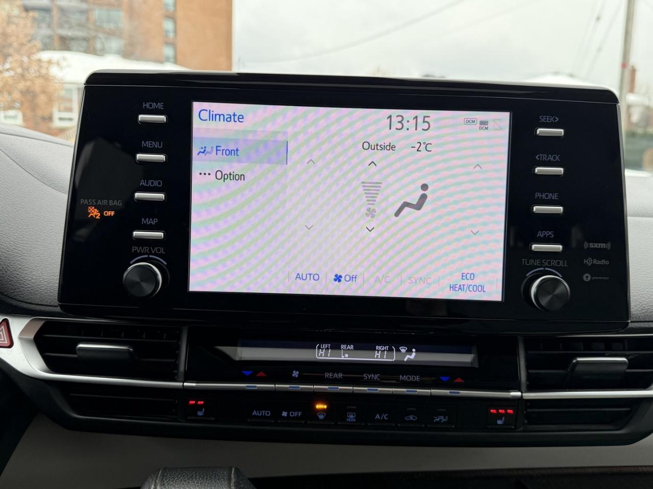 2022 Toyota Sienna XLE HYBRID Photo