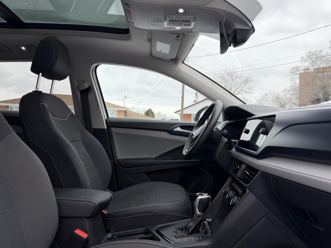 2024 Volkswagen Taos Comfortline FWD Accident Free Photo