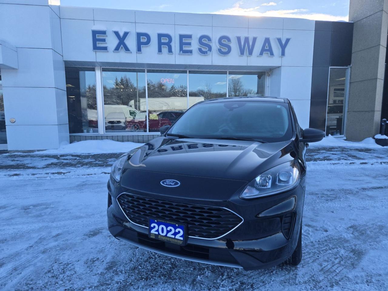 2022 Ford Escape SE, AWD, HEATED STEERING WHEEL, AWD, REMOTE START Photo1