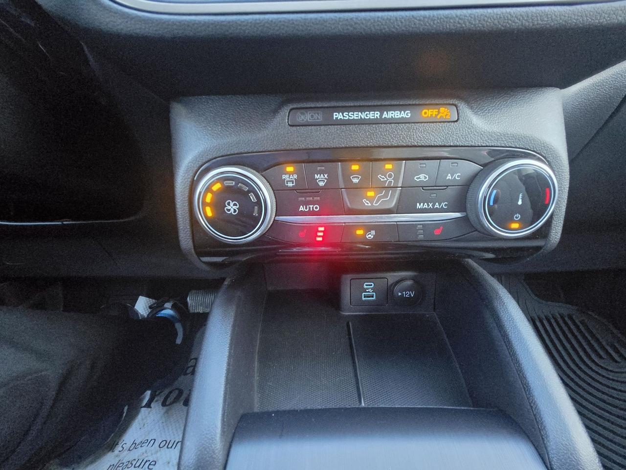 2022 Ford Escape SE, AWD, HEATED STEERING WHEEL, AWD, REMOTE START Photo