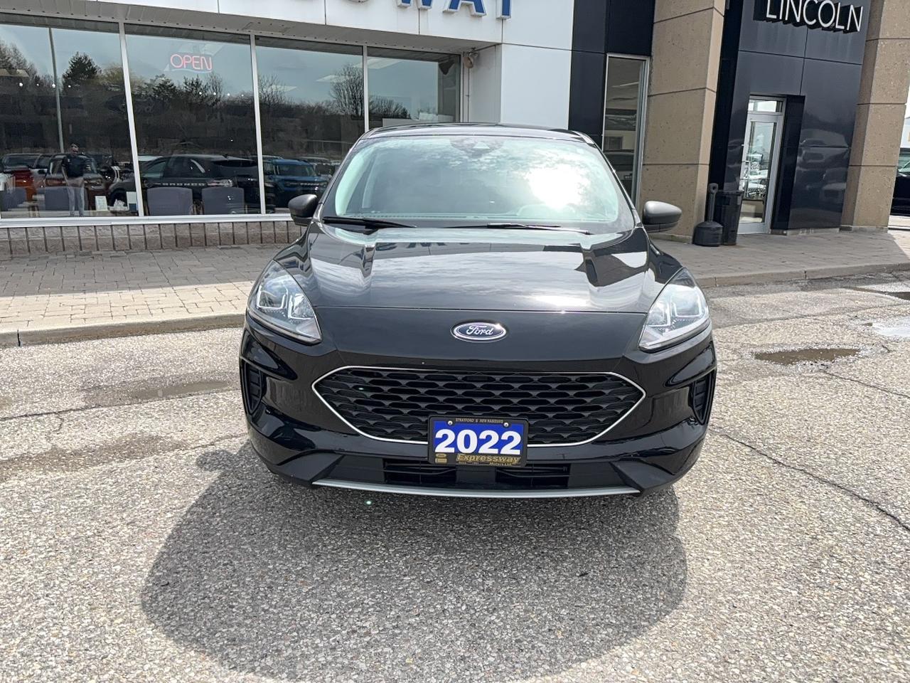2022 Ford Escape SE, AWD, HEATED STEERING WHEEL, AWD, REMOTE START Photo1