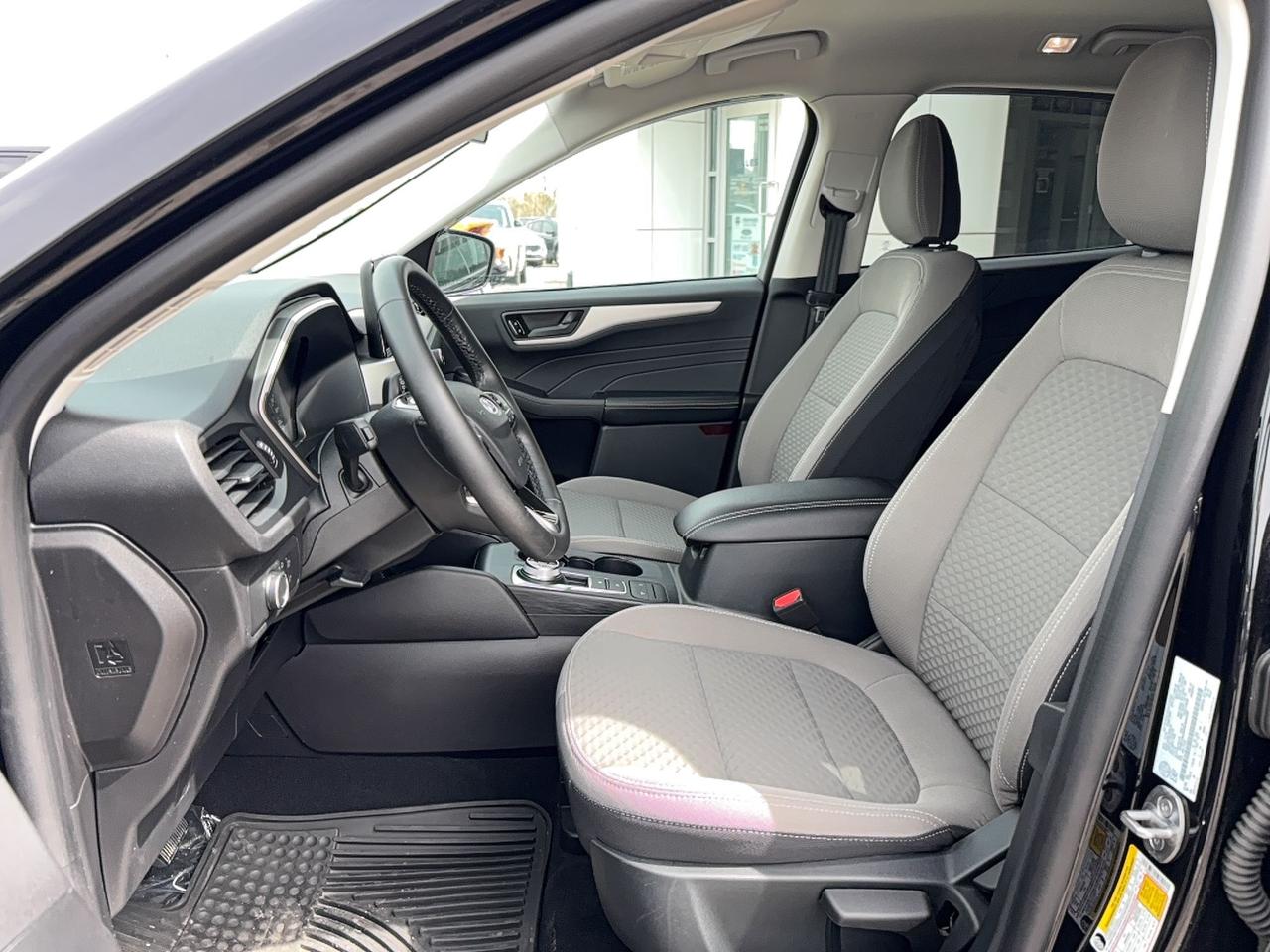 2022 Ford Escape SE, AWD, HEATED STEERING WHEEL, AWD, REMOTE START Photo