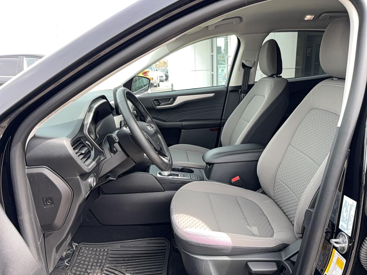 2022 Ford Escape SE, AWD, HEATED STEERING WHEEL, AWD, REMOTE START Photo