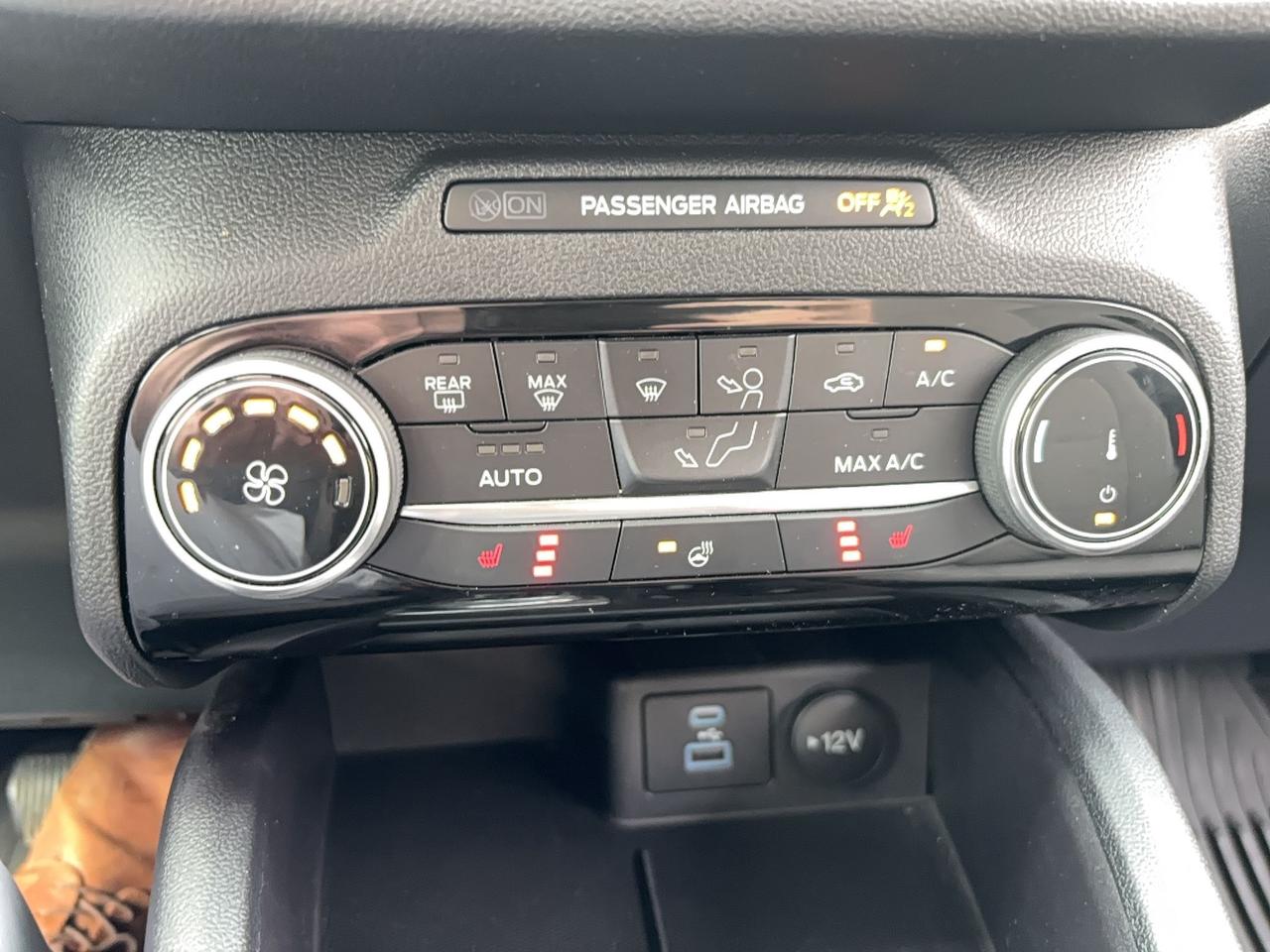 2022 Ford Escape SE, AWD, HEATED STEERING WHEEL, AWD, REMOTE START Photo