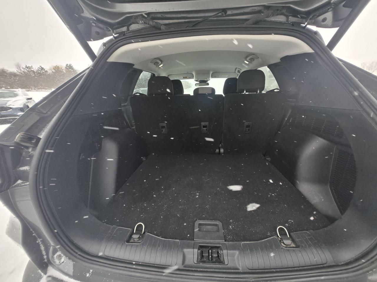 2022 Ford Escape SE, AWD, POWER LIFTGATE, HEATED STEERING WHEEL! Photo