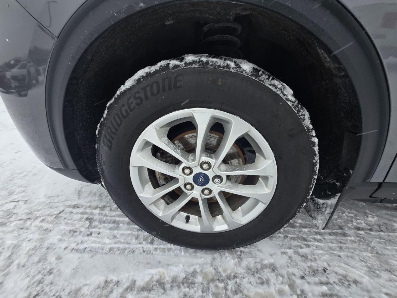 2022 Ford Escape SE, AWD, POWER LIFTGATE, HEATED STEERING WHEEL! Photo