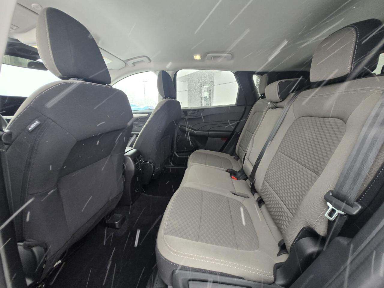 2022 Ford Escape SE, AWD, POWER LIFTGATE, HEATED STEERING WHEEL! Photo