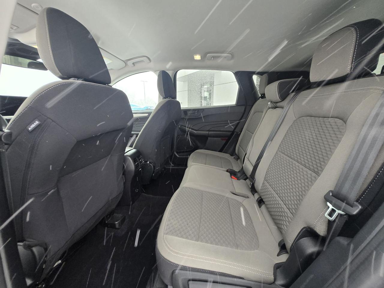 2022 Ford Escape SE, AWD, POWER LIFTGATE, HEATED STEERING WHEEL! Photo