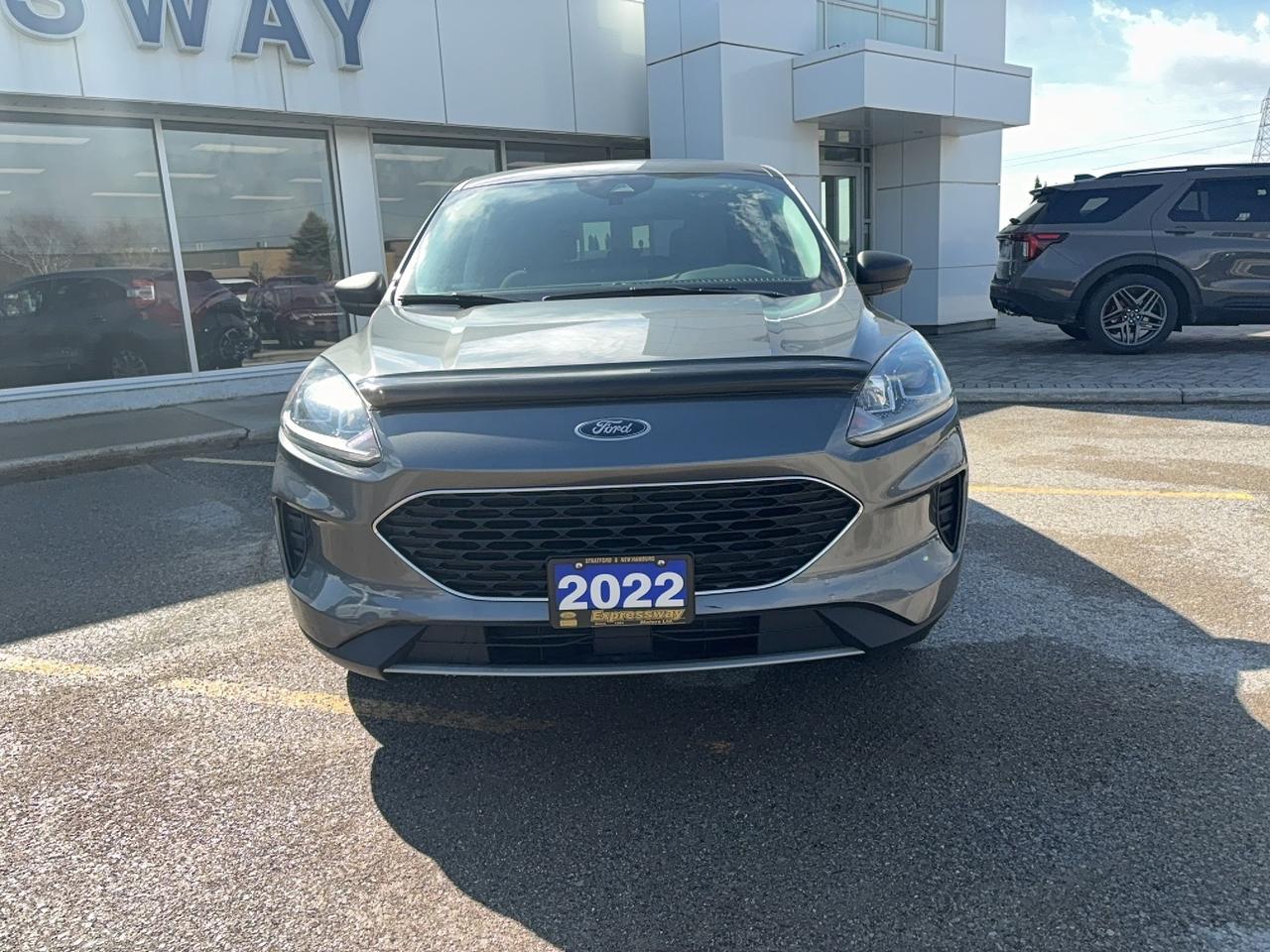 2022 Ford Escape SE, AWD, POWER LIFTGATE, HEATED STEERING WHEEL! Photo1