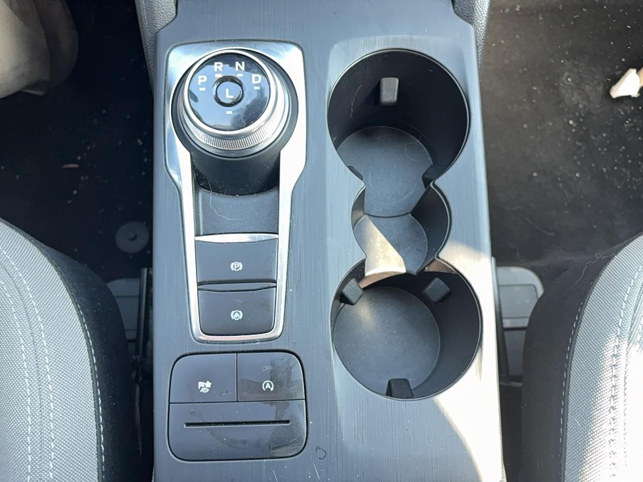 2022 Ford Escape SE, AWD, POWER LIFTGATE, HEATED STEERING WHEEL! Photo