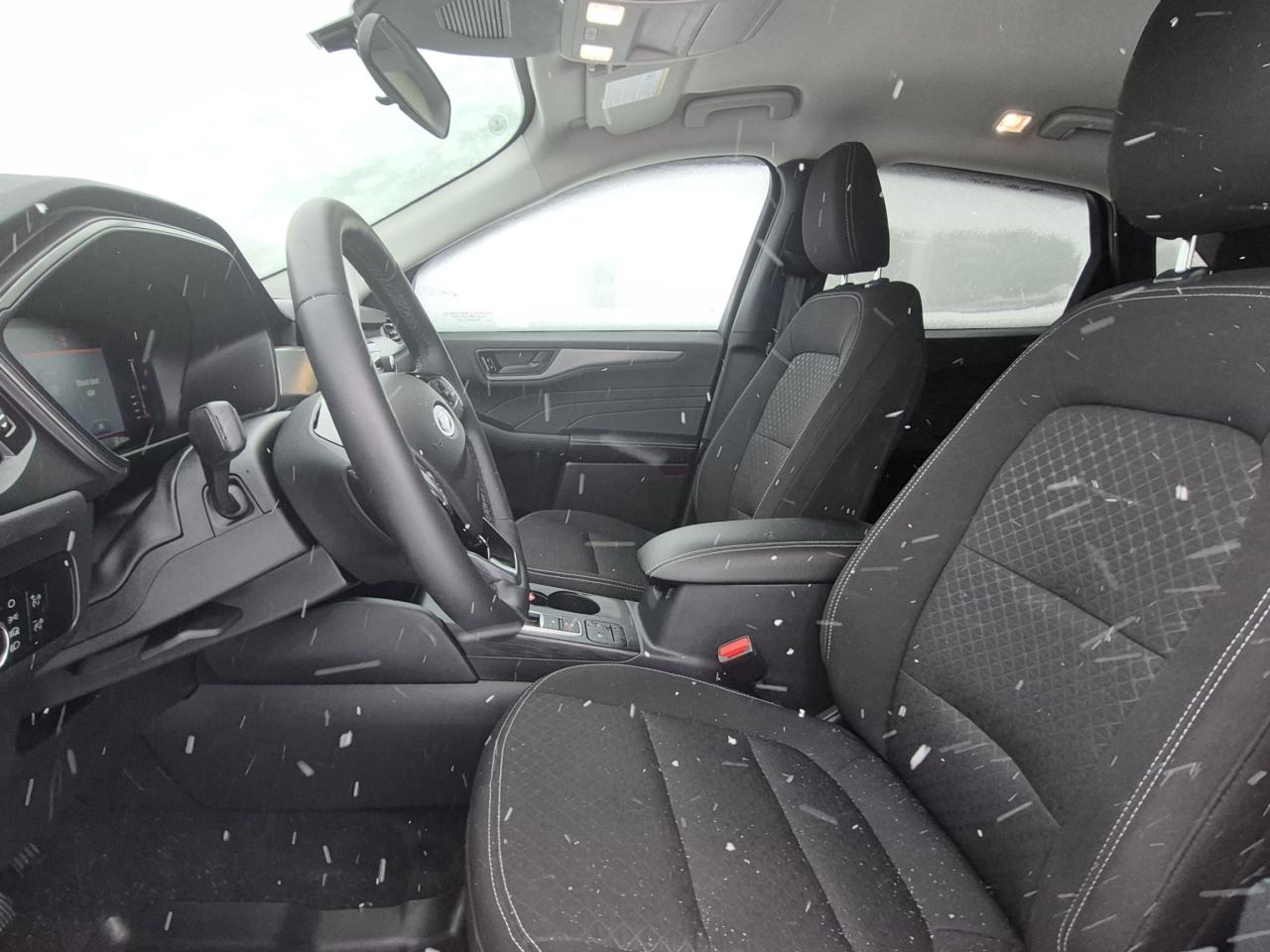 2024 Ford Escape ACTIVE, AWD, HEATED SEATS AND STEERING WHEEL! Photo