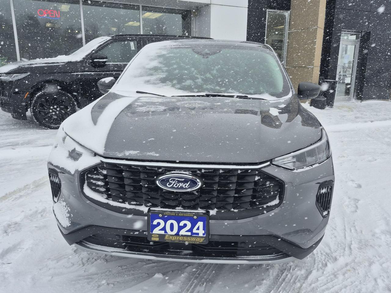 2024 Ford Escape ACTIVE, AWD, HEATED SEATS AND STEERING WHEEL! Photo