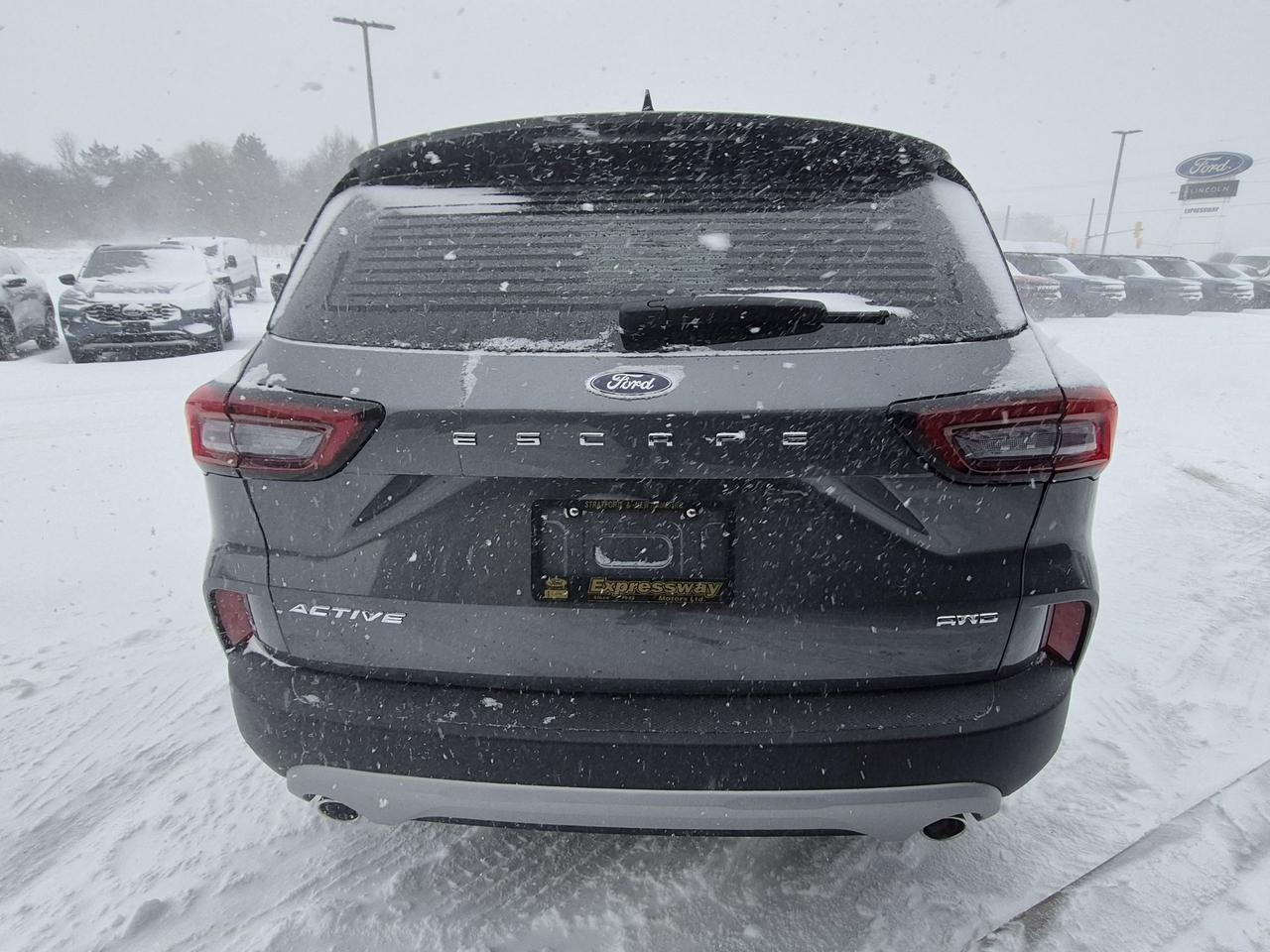 2024 Ford Escape ACTIVE, AWD, HEATED SEATS AND STEERING WHEEL! Photo3