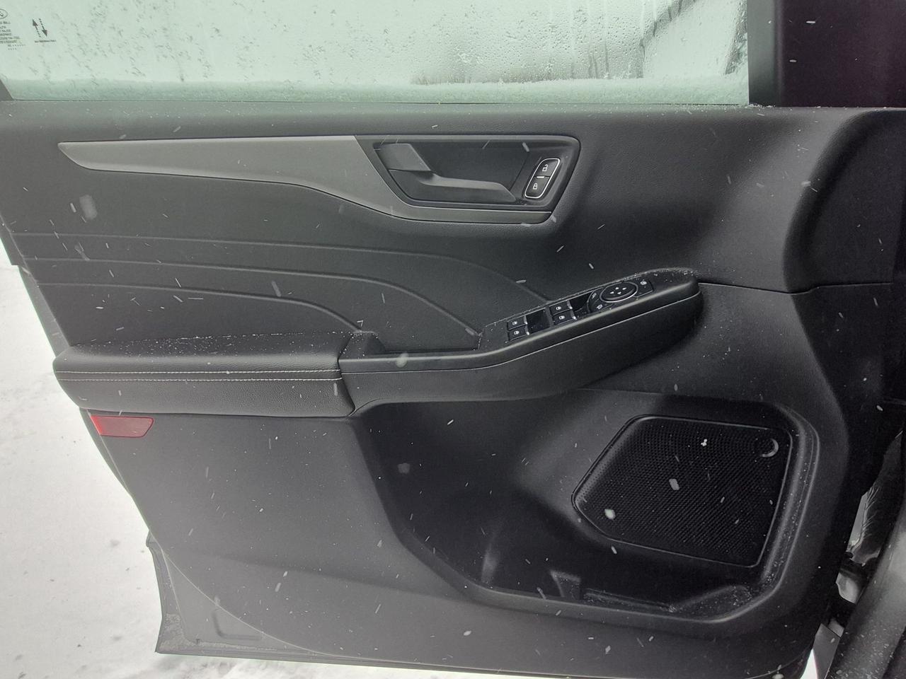 2024 Ford Escape ACTIVE, AWD, HEATED SEATS AND STEERING WHEEL! Photo