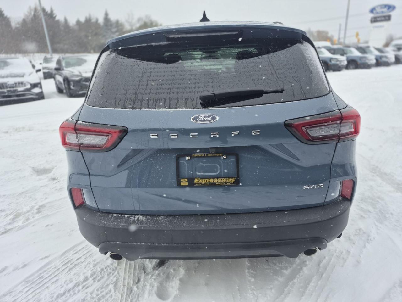 2025 Ford Escape ST-LINE, HEATED STEERING WHEEL, HEATED SEATS! Photo3