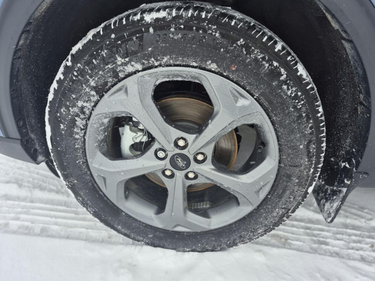 2025 Ford Escape ST-LINE, HEATED STEERING WHEEL, HEATED SEATS! Photo