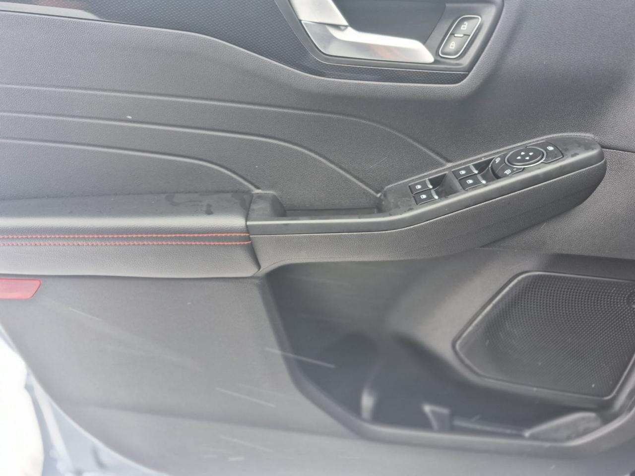 2025 Ford Escape ST-LINE, HEATED STEERING WHEEL, HEATED SEATS! Photo