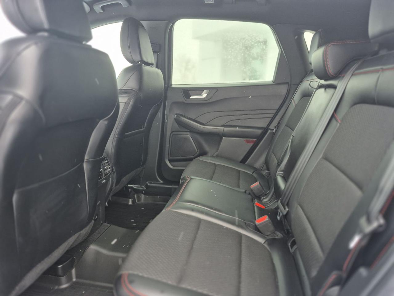 2025 Ford Escape ST-LINE, HEATED STEERING WHEEL, HEATED SEATS! Photo