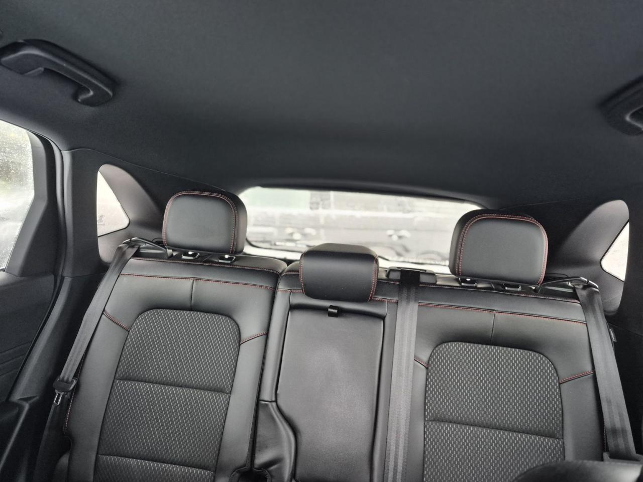 2025 Ford Escape ST-LINE, HEATED STEERING WHEEL, HEATED SEATS! Photo