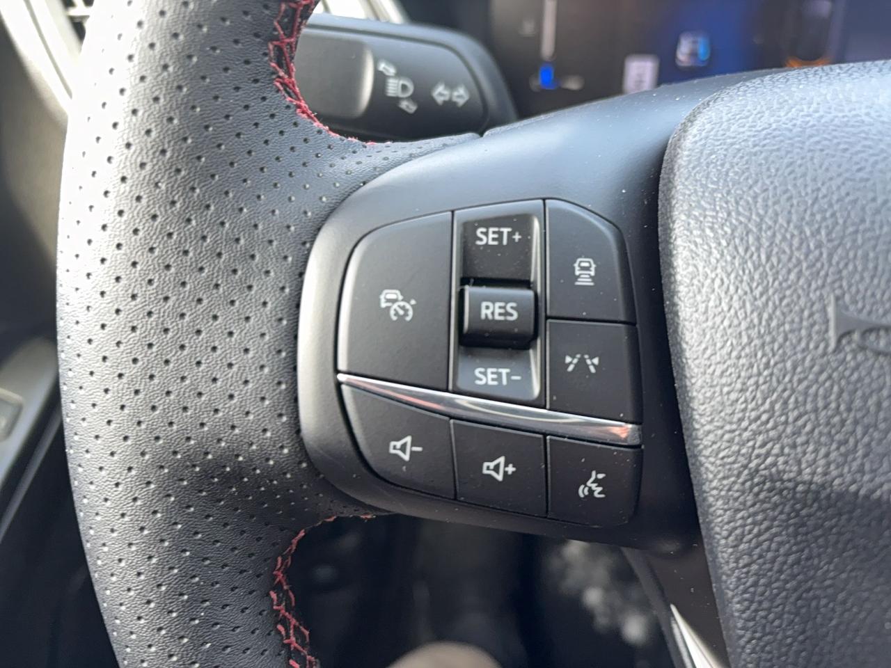 2026 Ford Escape ST-LINE, NAVIGATION, ADAPTIVE CRUISE, REMOTE START Photo