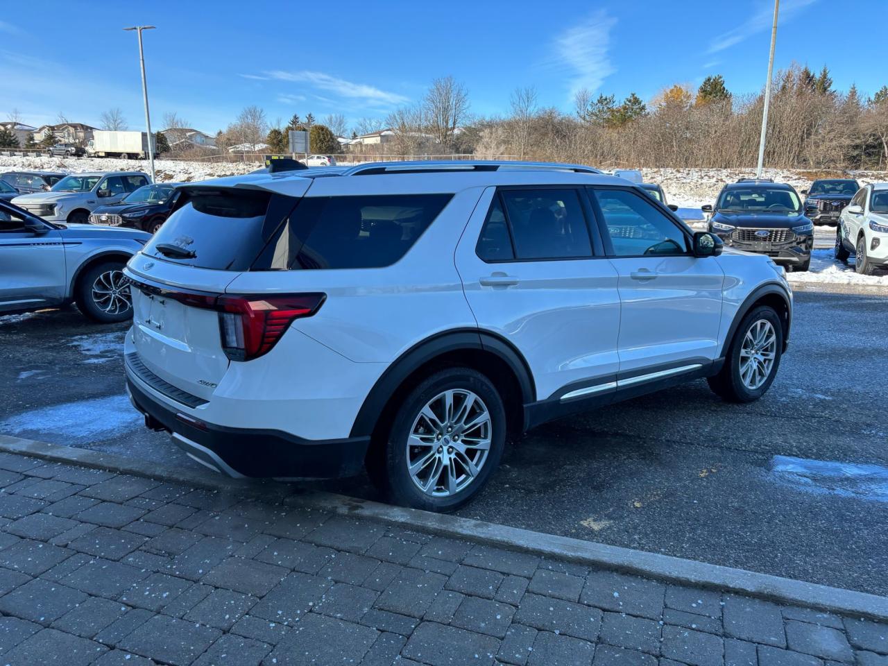 2025 Ford Explorer PLATINUM, LEATHER, MOONROOF, REMOTE START! Photo