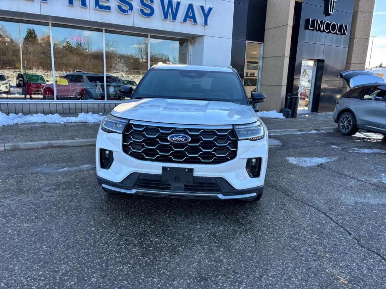 2025 Ford Explorer PLATINUM, LEATHER, MOONROOF, REMOTE START! Photo