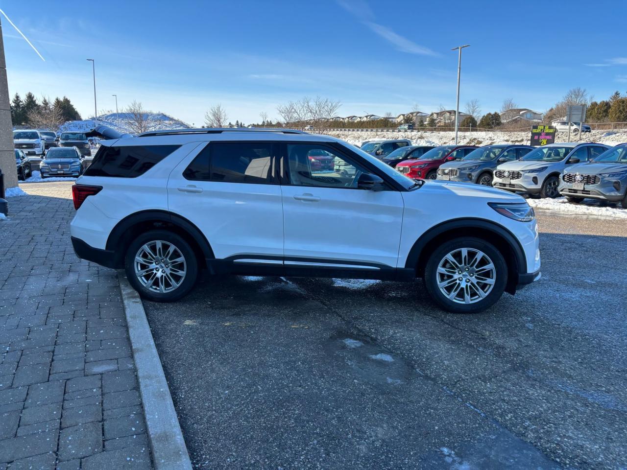 2025 Ford Explorer PLATINUM, LEATHER, MOONROOF, REMOTE START! Photo