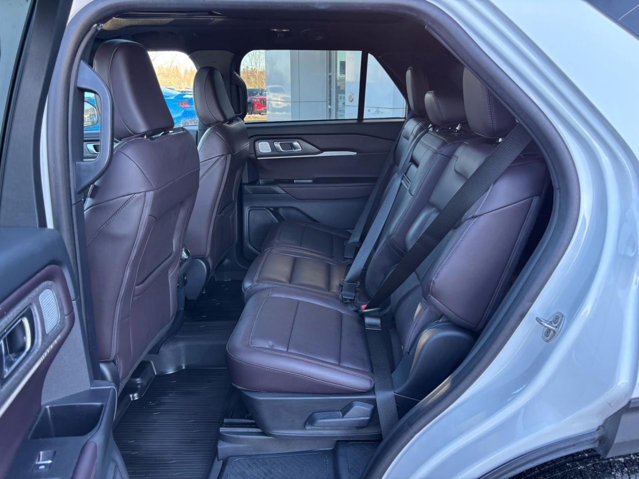 2025 Ford Explorer PLATINUM, LEATHER, MOONROOF, REMOTE START! Photo