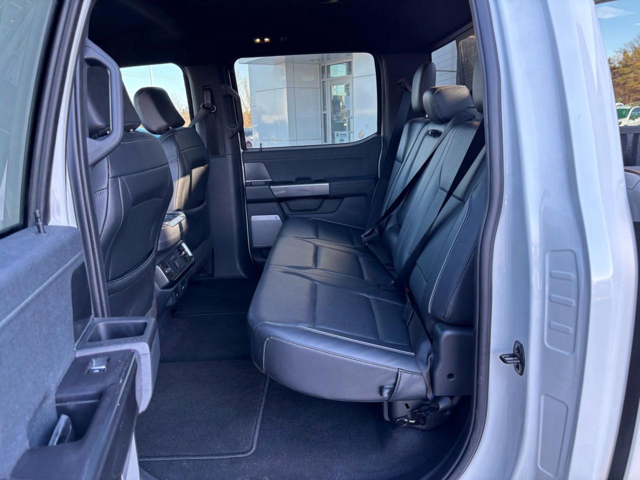 2023 Ford F-150 LARIAT, SPORT, 20" RIMS, POWER TAILGATE, LEATHER! Photo