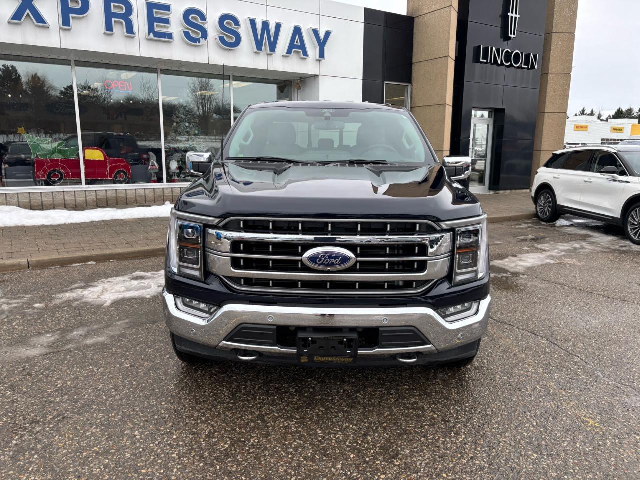 2022 Ford F-150 SUPERCAB! EXTREMELY LOW KM'S! 5L, LOADED! Photo