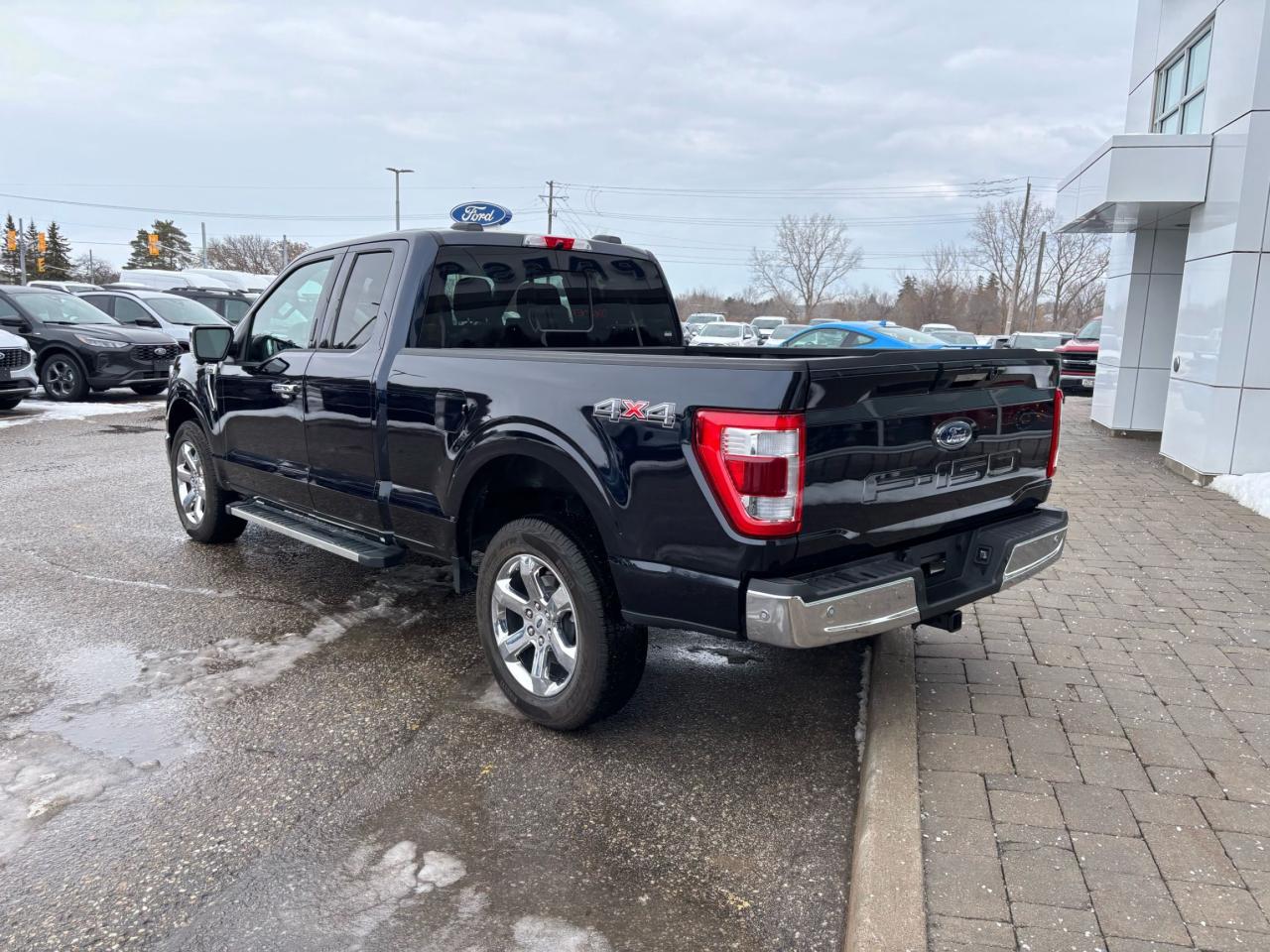 2022 Ford F-150 SUPERCAB! EXTREMELY LOW KM'S! 5L, LOADED! Photo