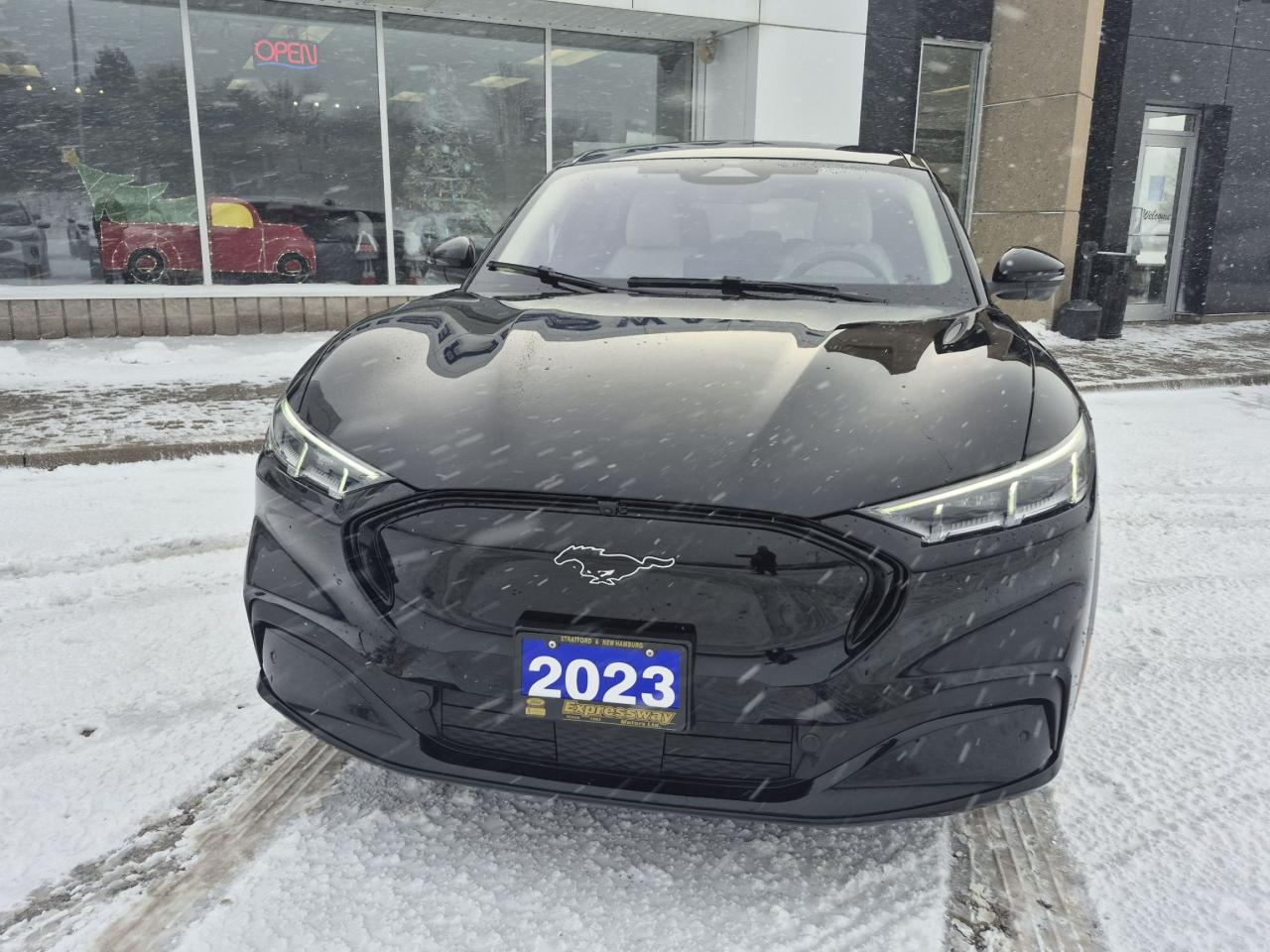 2023 Ford Mustang Mach-E PREMIUM, AWD, STANDARD RANGE, 19" RIMS! Photo