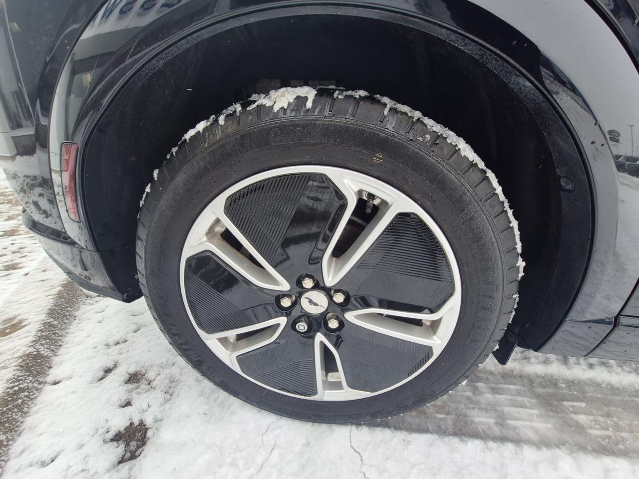 2023 Ford Mustang Mach-E PREMIUM, AWD, STANDARD RANGE, 19" RIMS! Photo