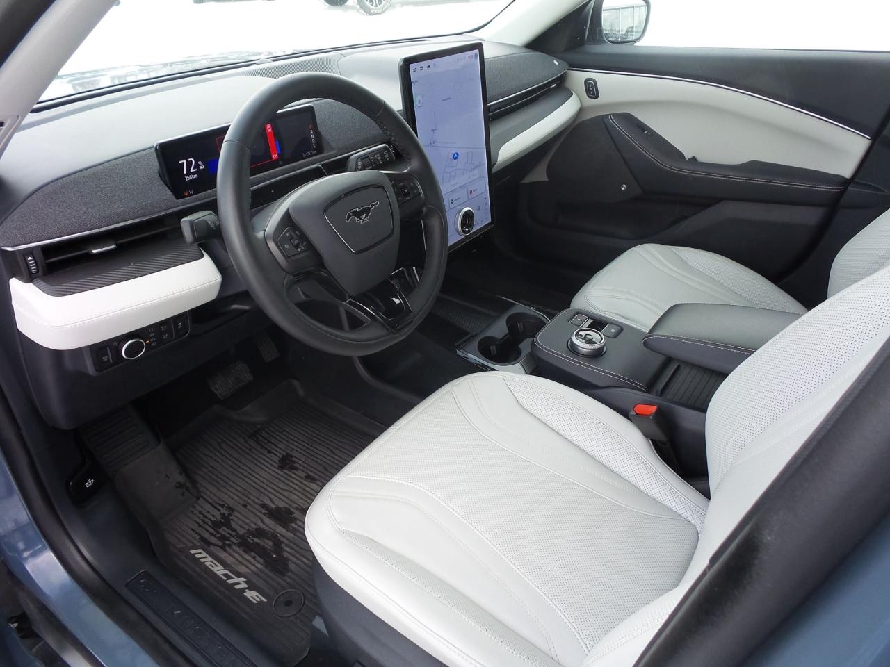 2024 Ford Mustang Mach-E PREMIUM, EXTENDED RANGE BATTERY, 19" RIMS! Photo