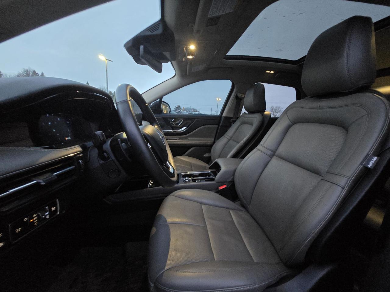 2025 Lincoln Corsair GRAND TOURING, 20" RIMS, HEATED STEERING WHEEL! Photo