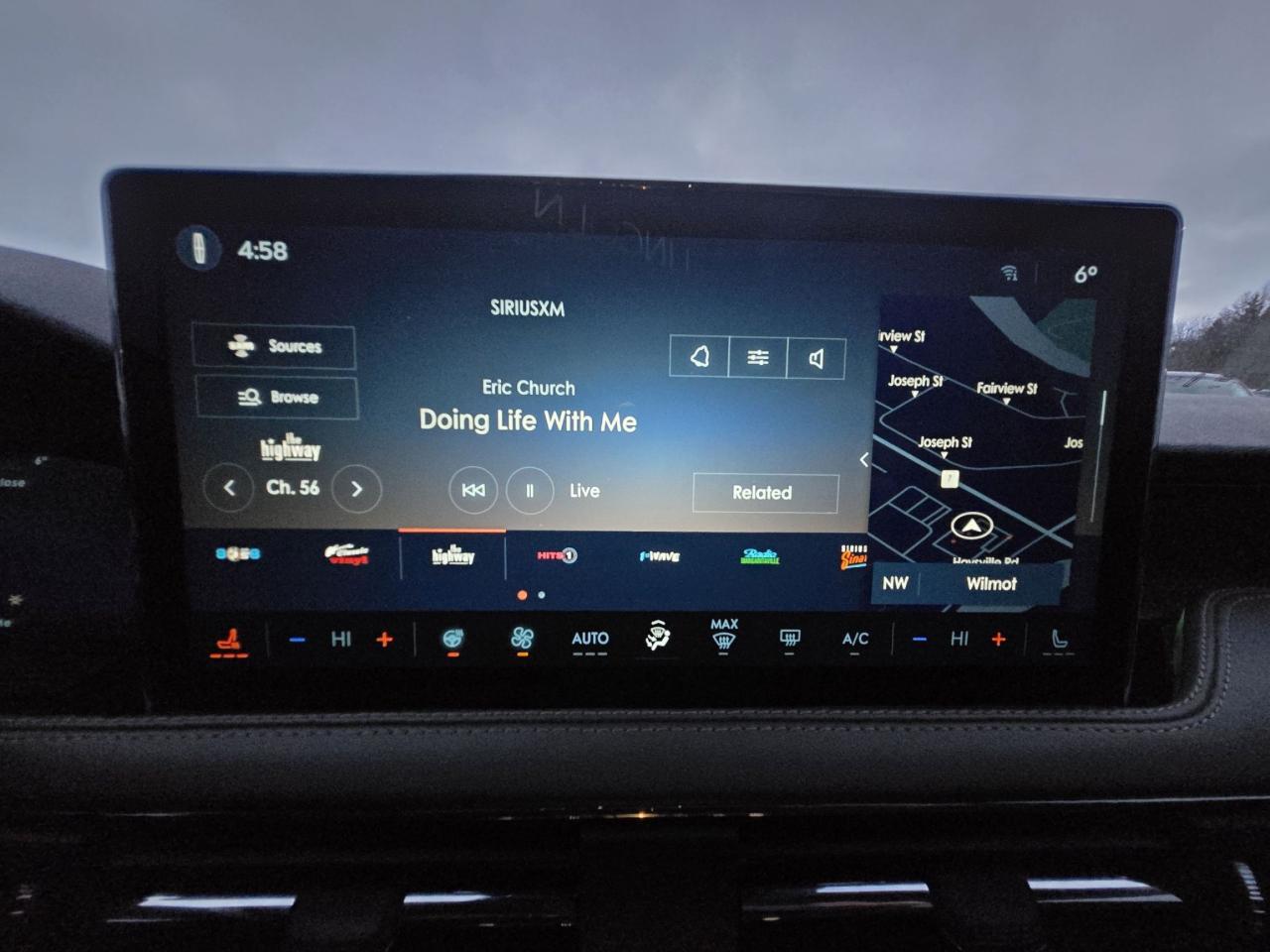 2025 Lincoln Corsair GRAND TOURING, 20" RIMS, HEATED STEERING WHEEL! Photo