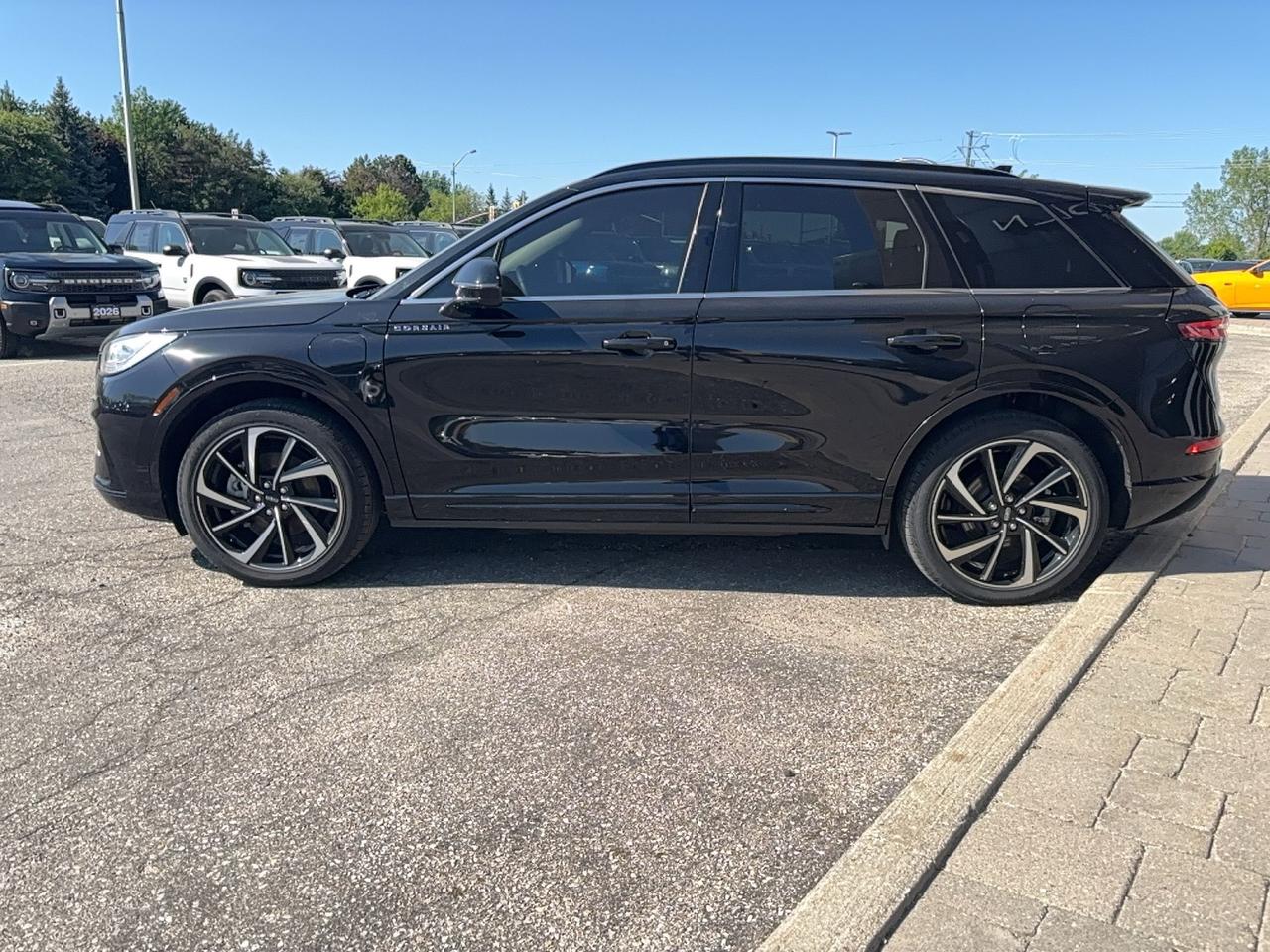 2025 Lincoln Corsair GRAND TOURING, 20" RIMS, HEATED STEERING WHEEL! Photo