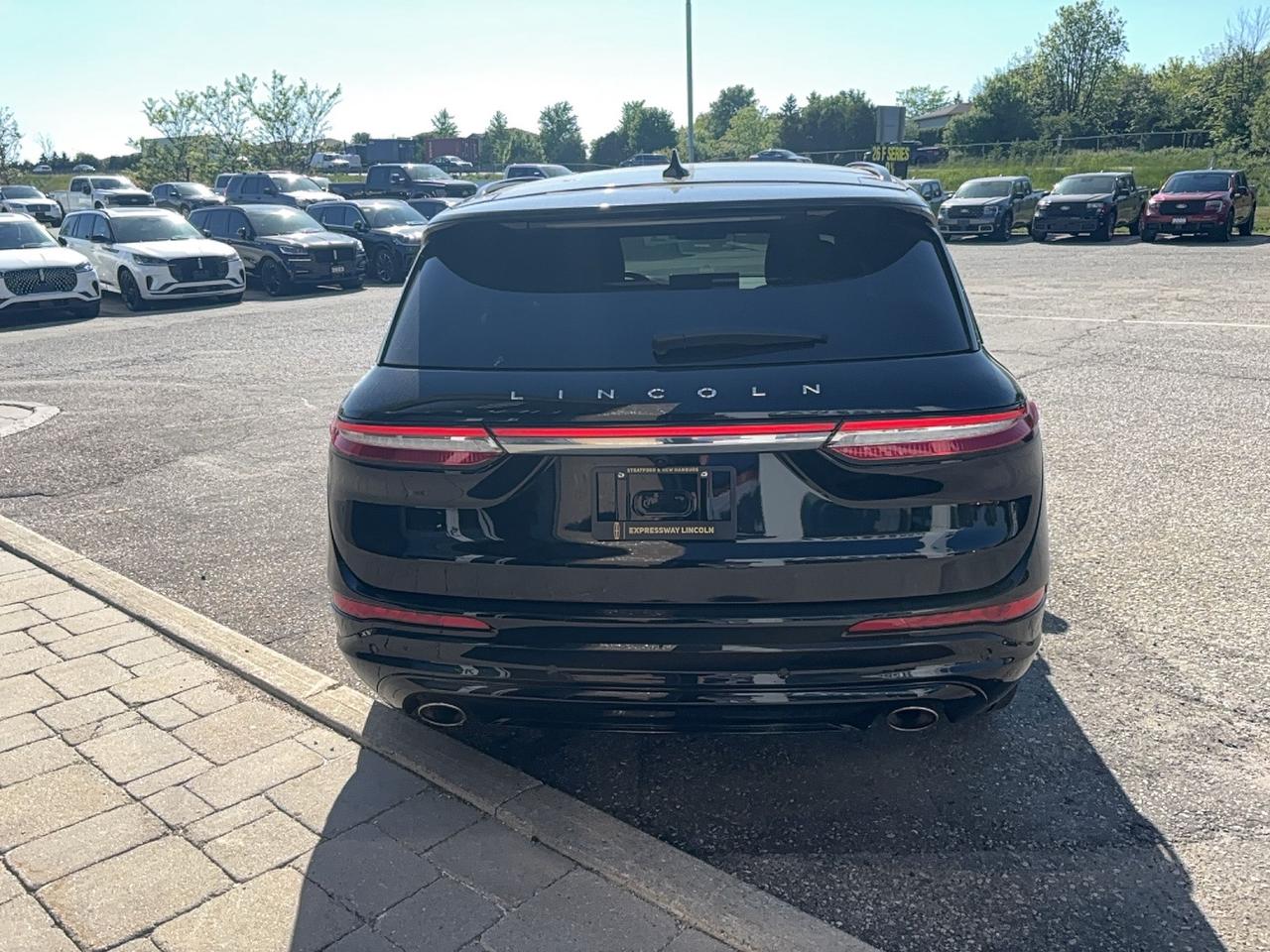 2025 Lincoln Corsair GRAND TOURING, 20" RIMS, HEATED STEERING WHEEL! Photo